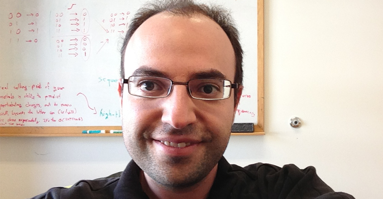 محمد القريشي-باحث-عربي-يطور-خوارزمية-جديدة-ستحدث-طفرة-في-صناعة-الأدوية